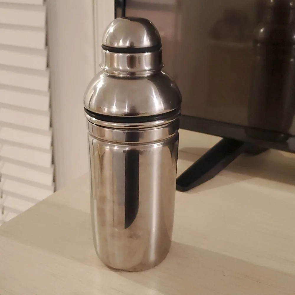 Oneida Stainless SteelCocktail Shaker